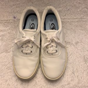 Kelsey White Leather Tennis Shoes/Sneakers, 8.5